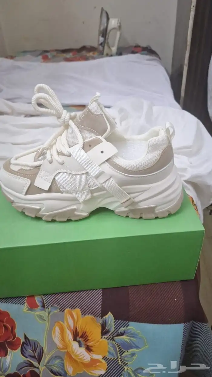 13 الف شوز للبيع بالكامل 4