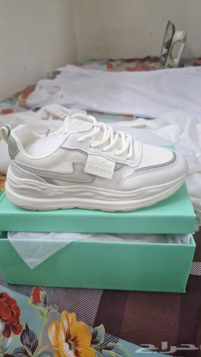 13 الف شوز للبيع بالكامل 1