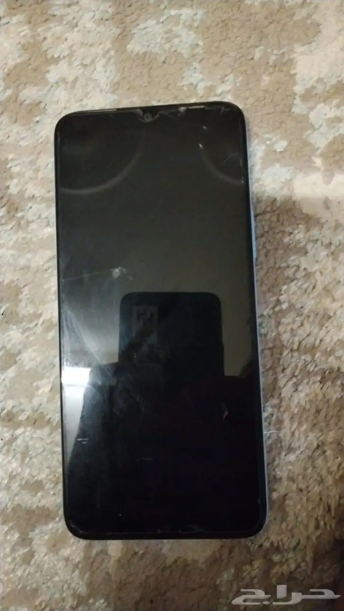 جوال هواوي له شهر معي مافيه شي بس خدش في الشاشه 2