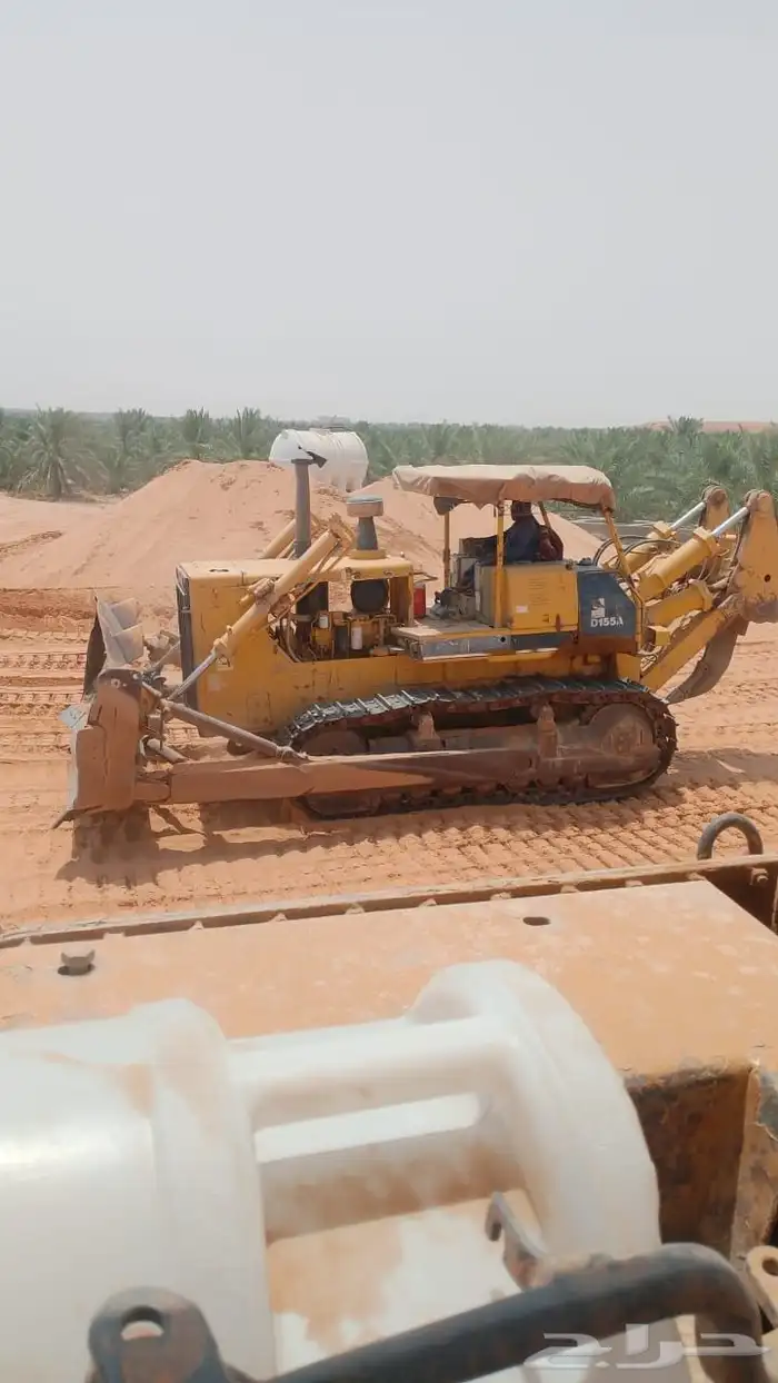 موجود بلدوزر للايجار 0