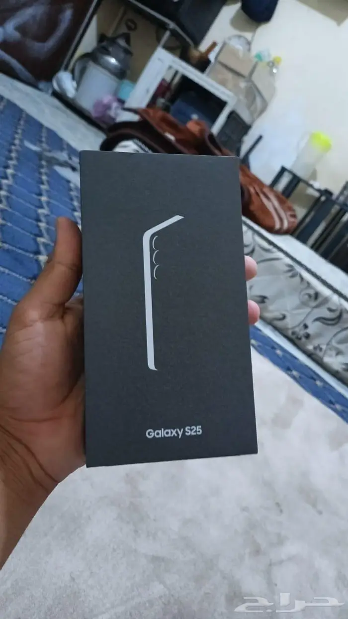 Samsung S25 box pack 1