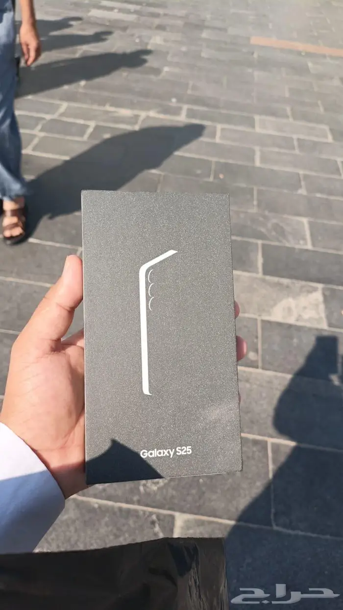 Samsung S25 box pack 0