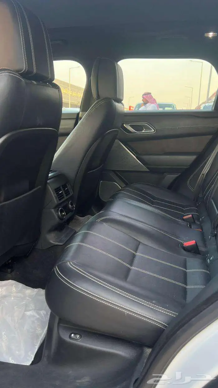 لاند روفر فيلار موديل 2021- معرض خلف للسيارات 12