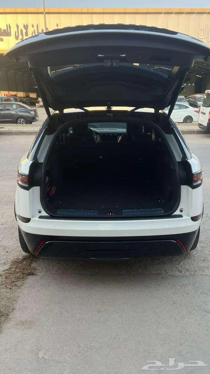 لاند روفر فيلار موديل 2021- معرض خلف للسيارات 13