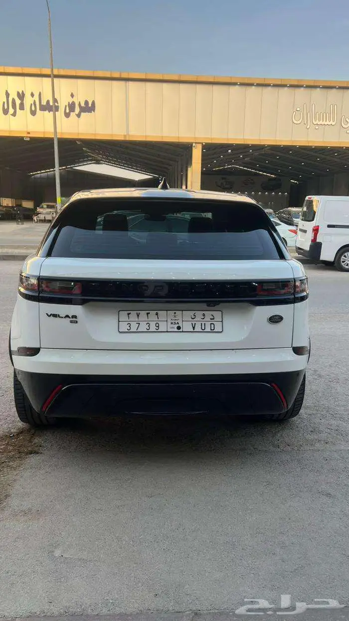 لاند روفر فيلار موديل 2021- معرض خلف للسيارات 8