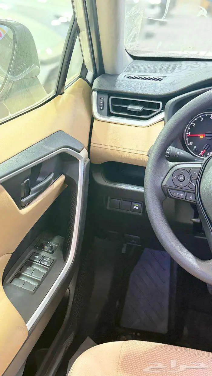 تويوتا راف فور LE استاندر دبل 2025 سعودي 11