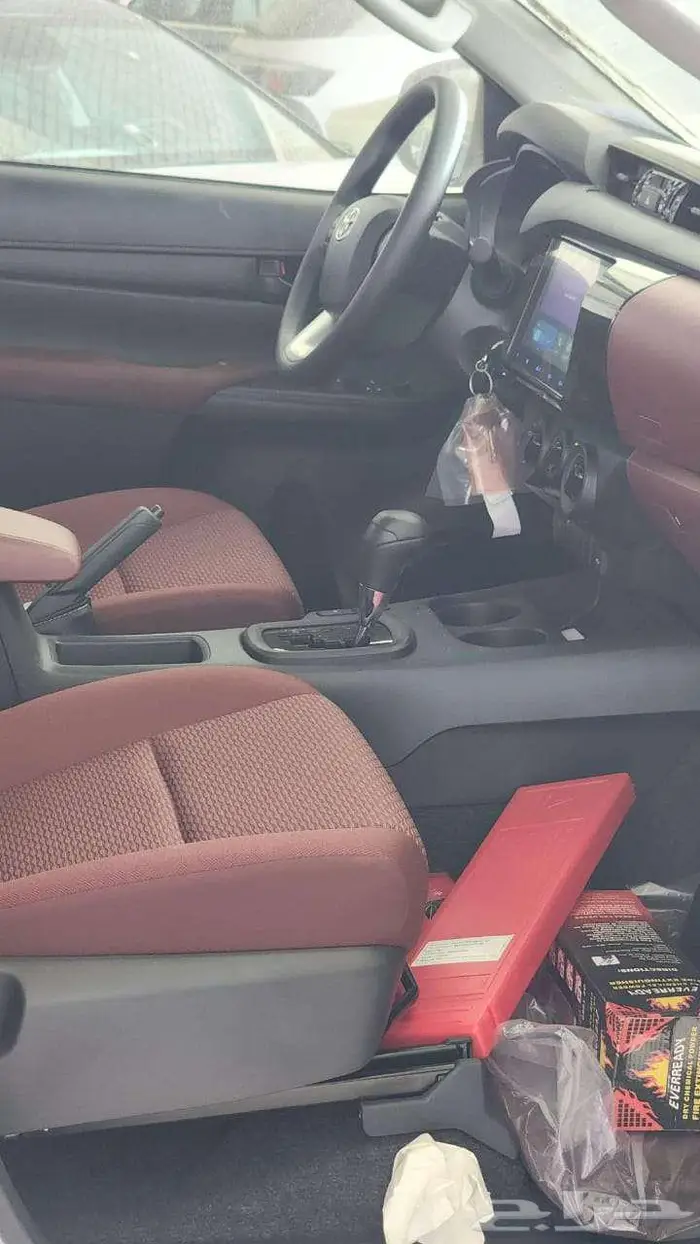 هايلوكس غمارتين DLX 4 4 توماتيك بنزين خليجي 2025 كاش وأقساط 11