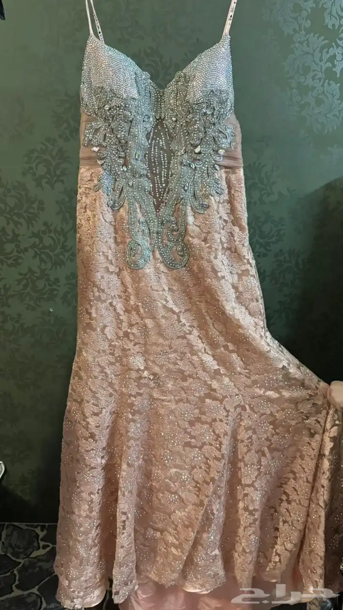 فساتين للبيع 1