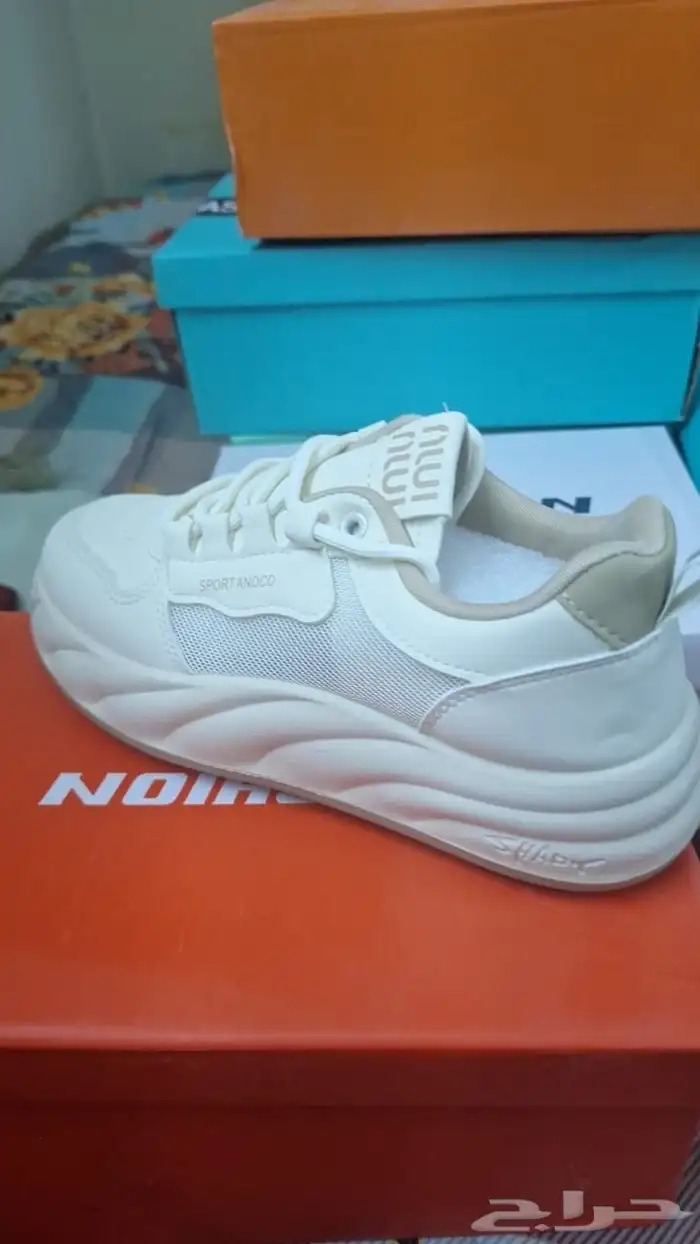 13 الف شوز للبيع بالكامل 9