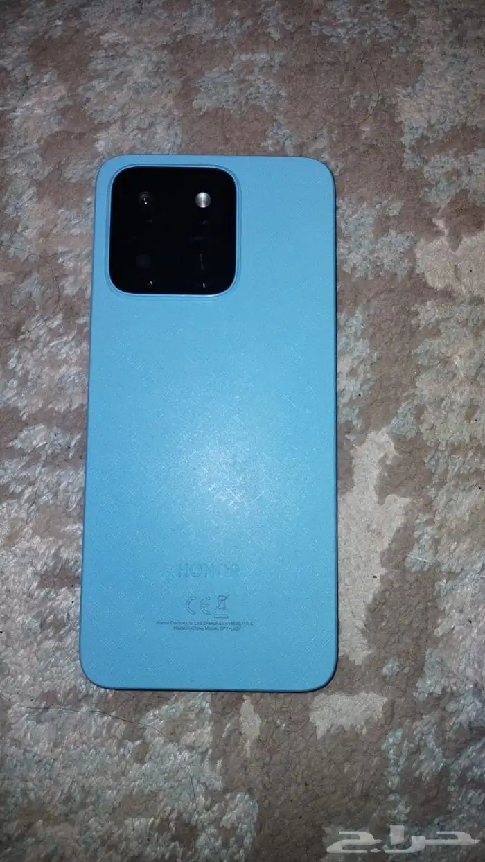 جوال هواوي له شهر معي مافيه شي بس خدش في الشاشه 1