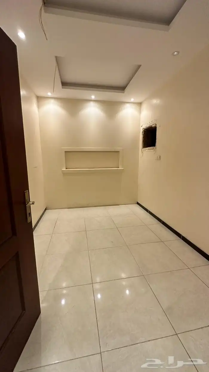 شقة روف 5 غرف وسطح بحي التيسير شهري 8