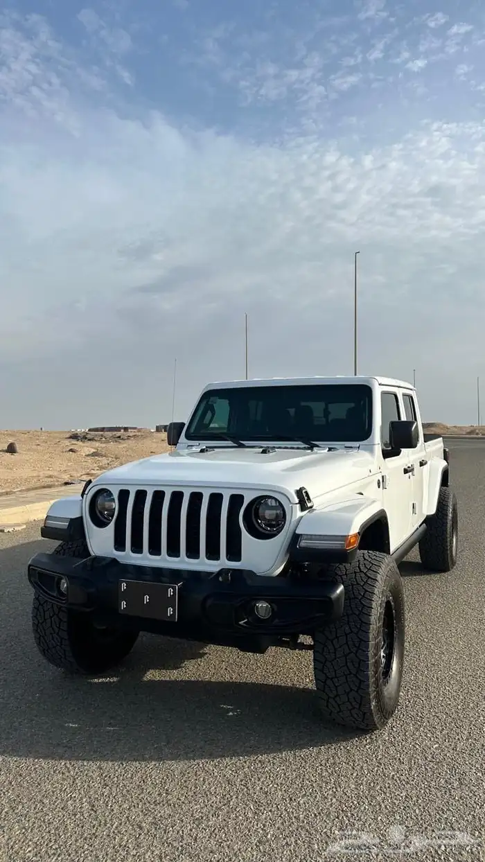 jeep gladiator جيب جلاديتور نظيف جد ا 3