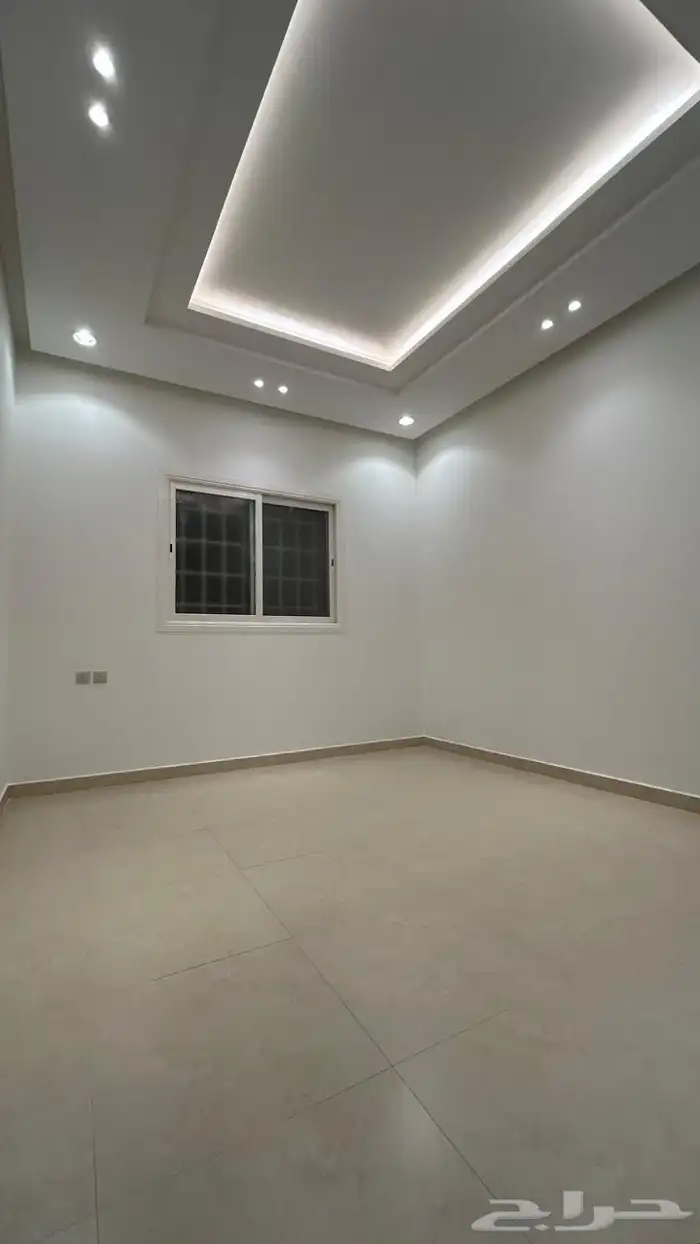 شقة للإيجار ب عرقه 0