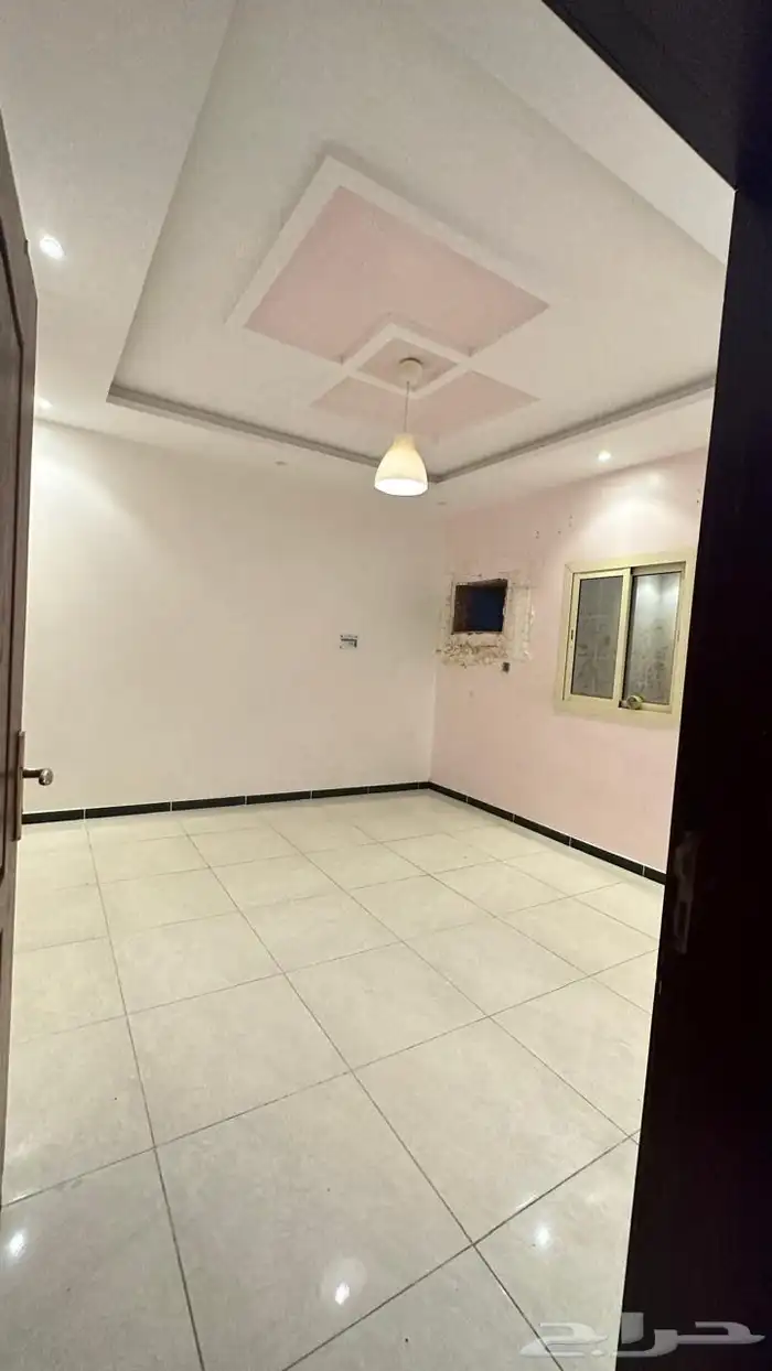 شقة روف 5 غرف وسطح بحي التيسير شهري 14