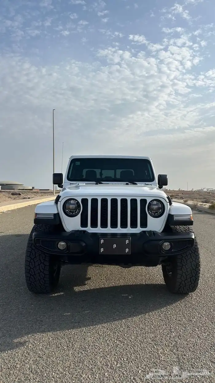 jeep gladiator جيب جلاديتور نظيف جد ا 0