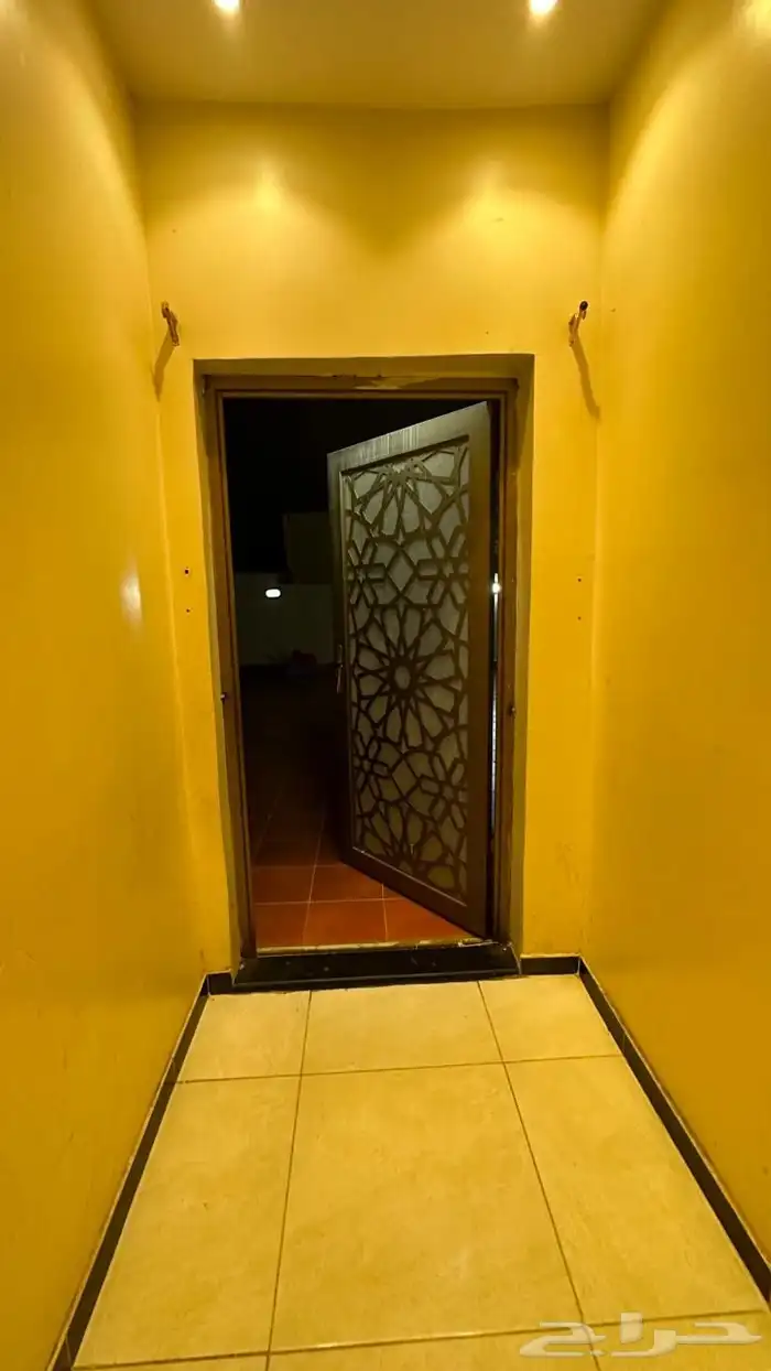 شقة روف 5 غرف وسطح بحي التيسير شهري 7