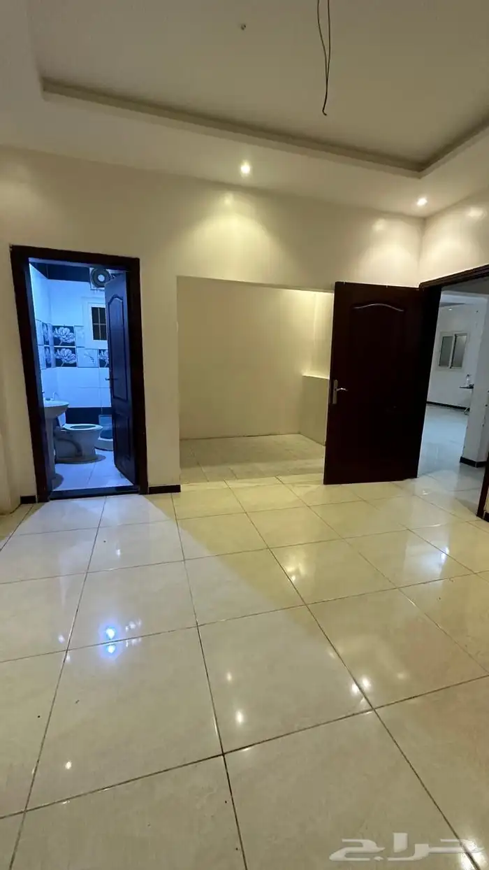شقة روف 5 غرف وسطح بحي التيسير شهري 2