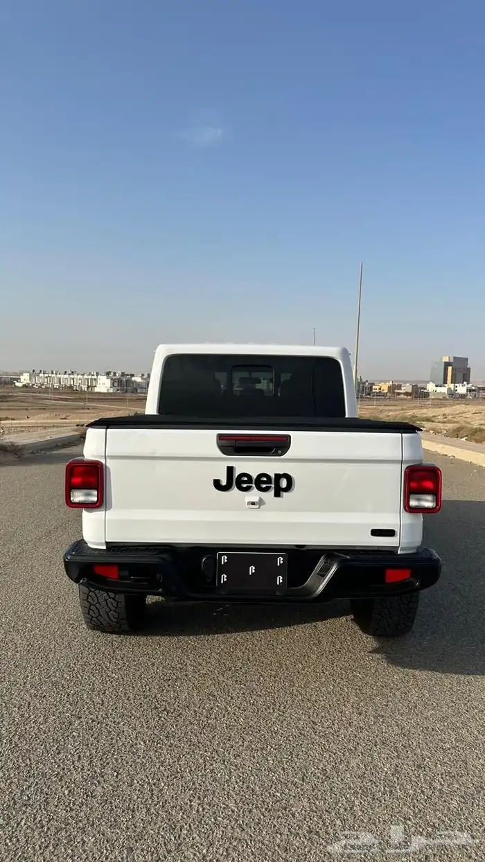 jeep gladiator جيب جلاديتور نظيف جد ا 1