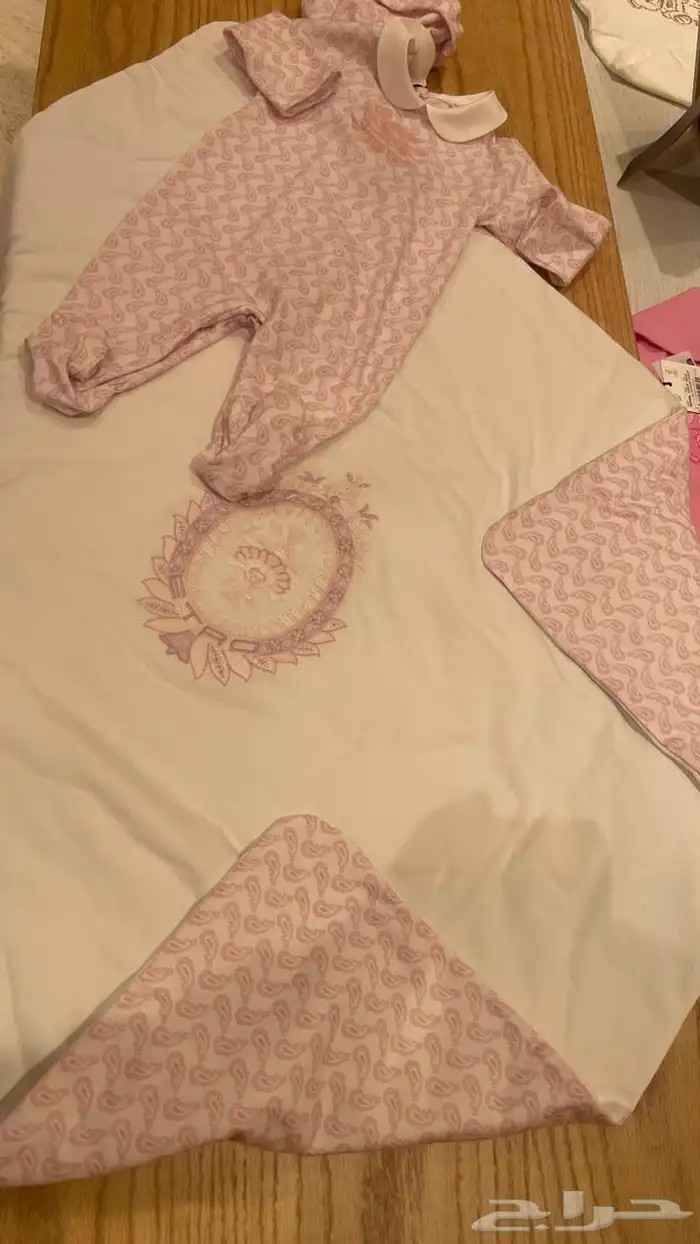 طقم مواليد ماركة ايترو اصلي 0