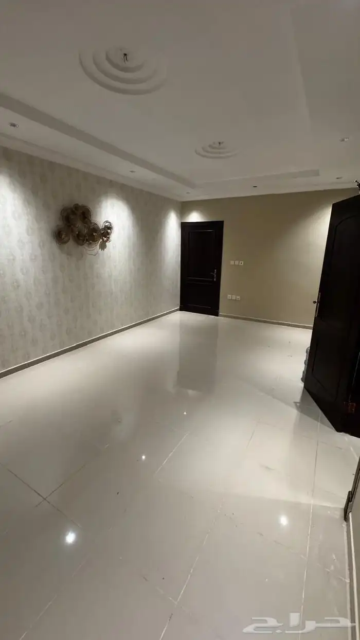 للايجار شقة سكنية من غرفتين حي التيسير 1