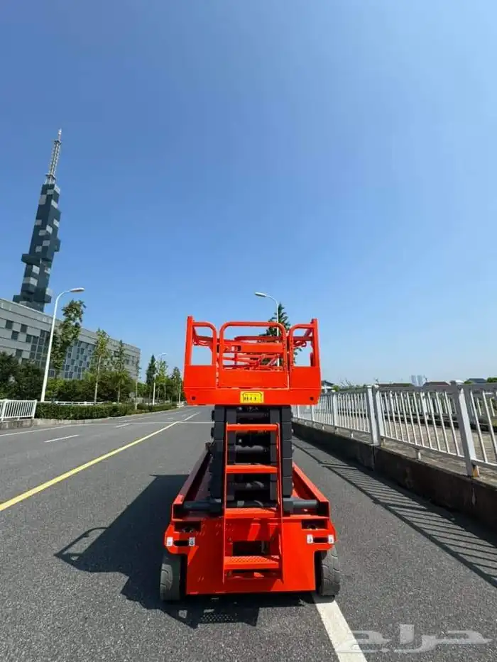 رافعة شوكيه 10طن للايجار شهري سنوي اسبوعي يومي سيزرلفت 4