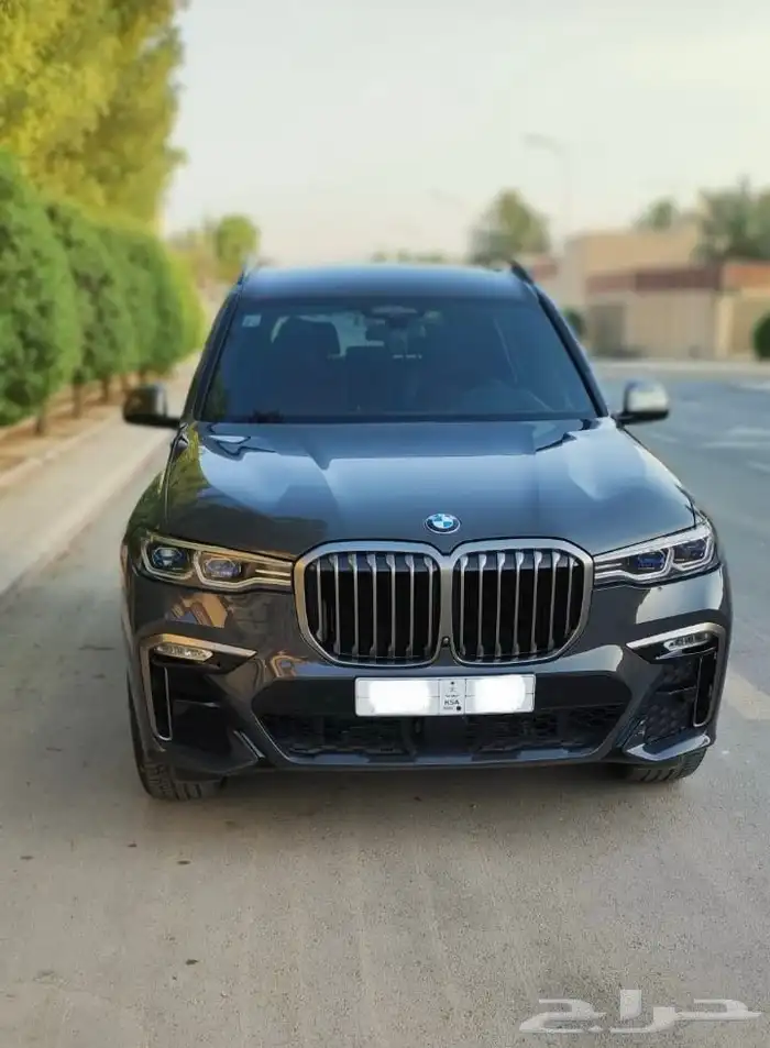 BMW X7 2022 M50i - بحالة الوكالة وعلى الضمان 4