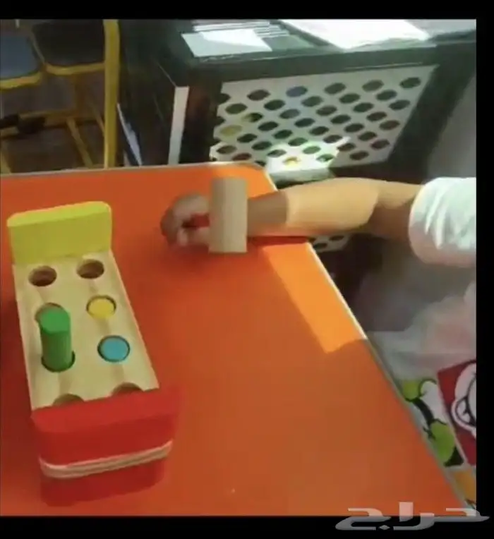 اخصائيه صعوبات تعلم ومعلمه ظل 0