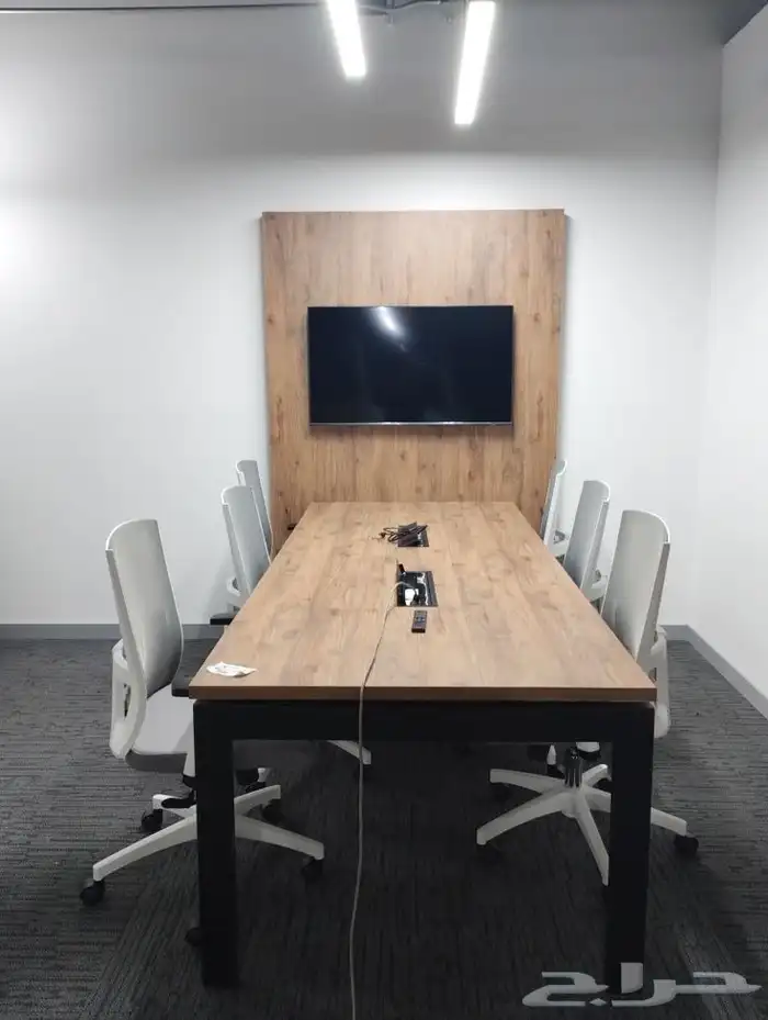 أثاث مكتبي متين بتصاميم عصرية 18