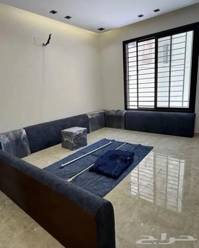 مساندشبة جديد استعمال نظيف مرة مع ستارة وكآمل ملحقاتها 1