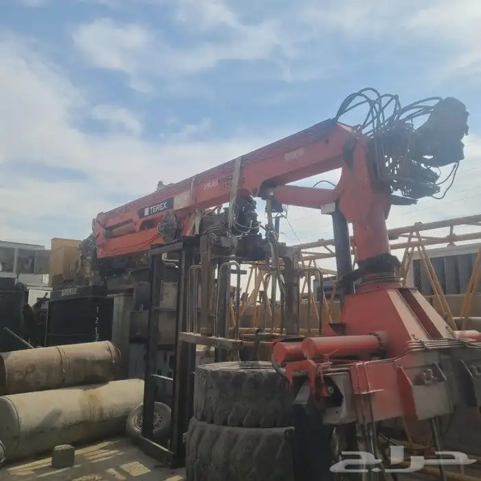 رافعة ونش شاحنة من طراز أطلس (Atlas loader crane). 0