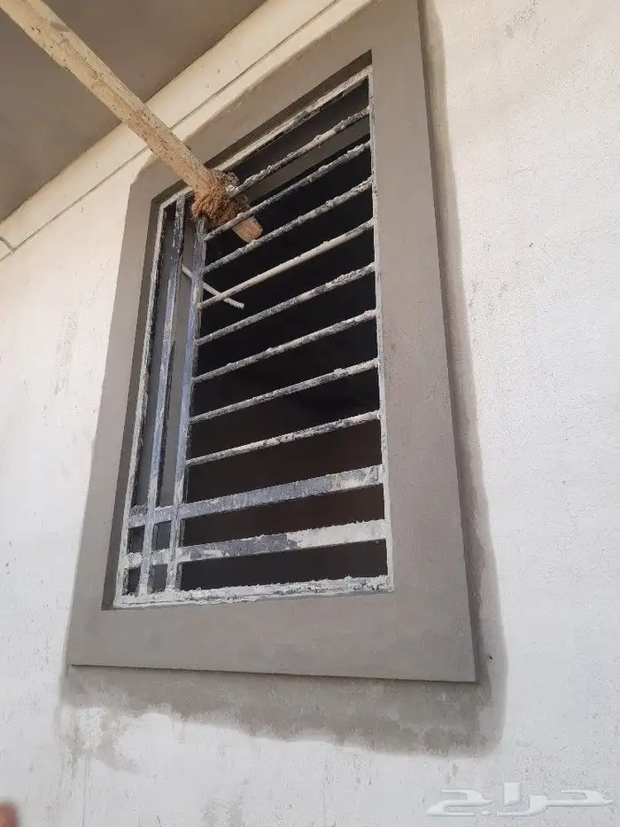 جرافيت ومليس معلم مصري موجود في مكه المكرمه 2