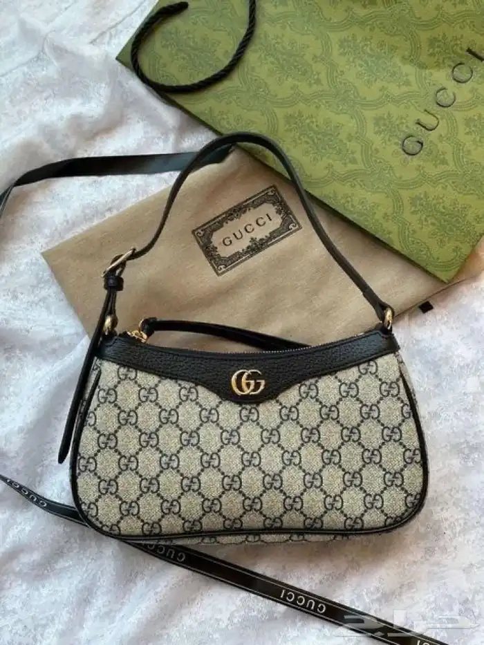 شنط درجه أولى وسكارف رجالي تنفع هداياأهدومن تحبون السعر170 37