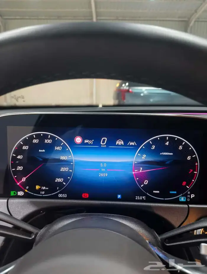 مرسيدس E200 2025 11