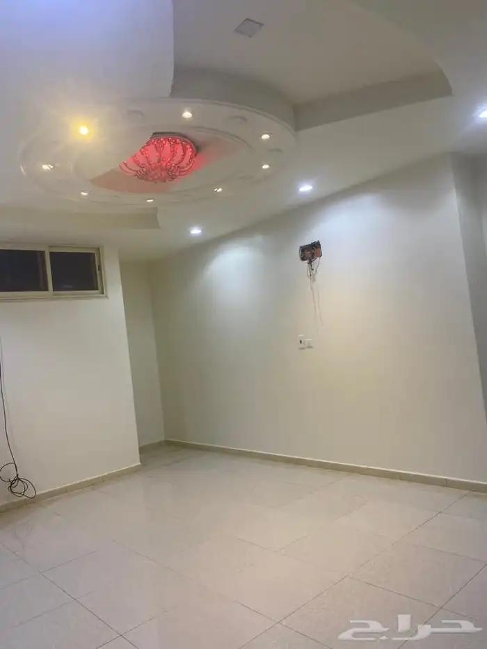 شقة نظيفة للايجار بلاطة 5 غرف 8