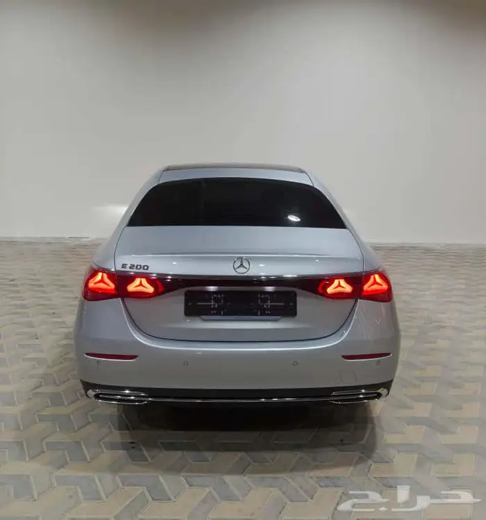 مرسيدس E200 2025 5