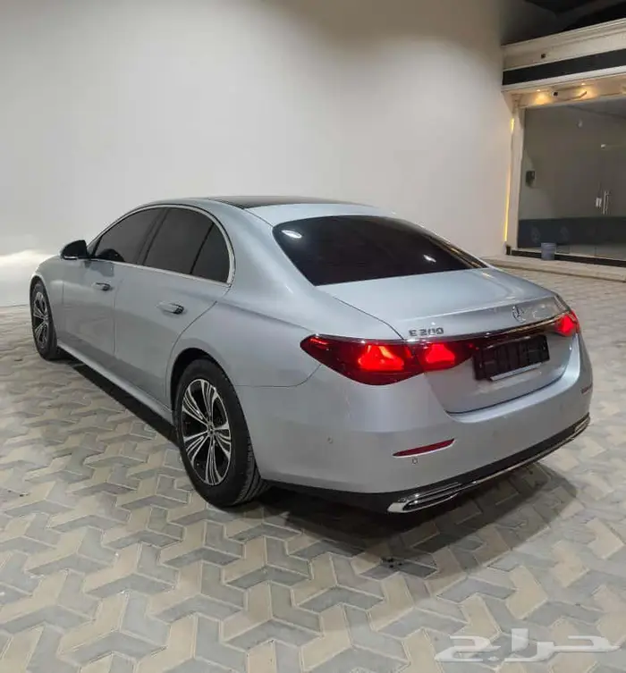 مرسيدس E200 2025 4