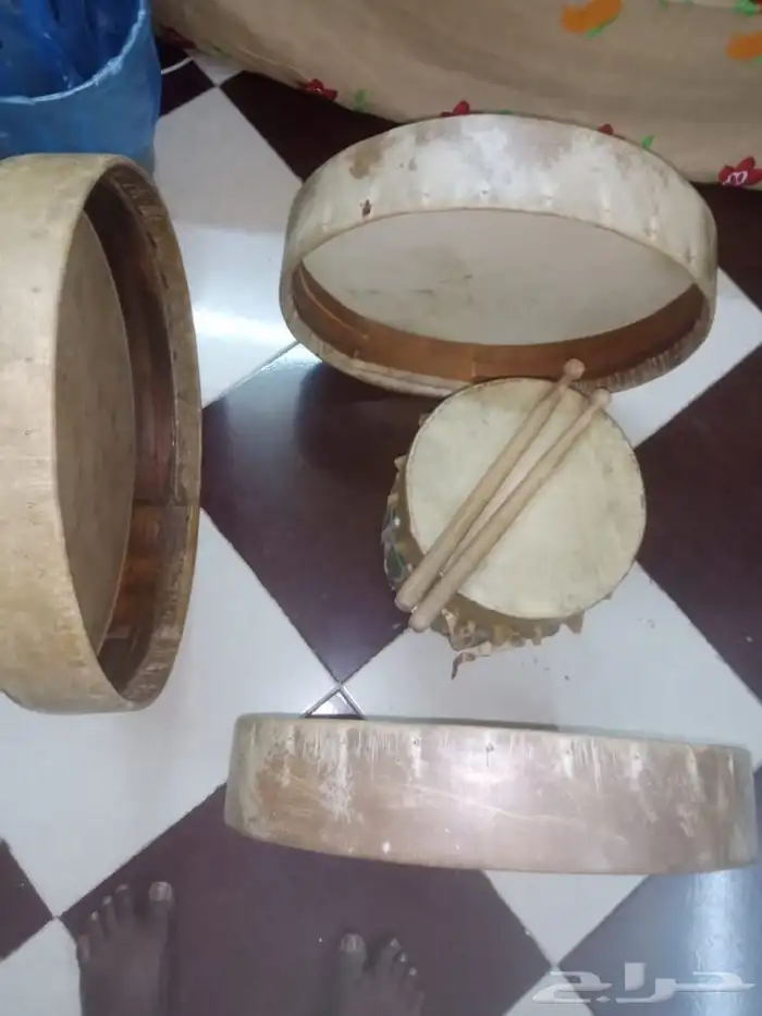 للبيع 6 طيران و2 أزيار و2 سخانات 4