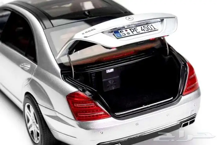 مرسيدس بنز S 600 L (W221) من MotorHelix بمقياس 1 18 13