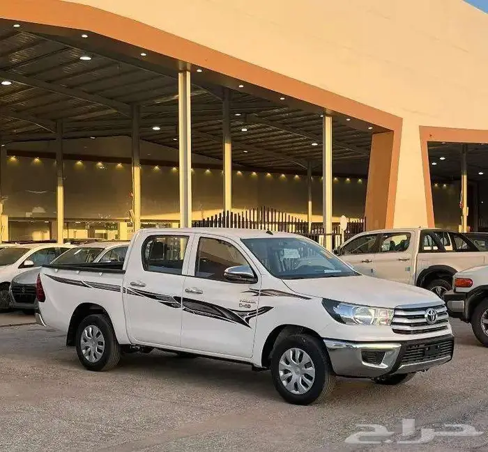 تويوتا هايلوكس غمارتين GL ديزل 2025 1