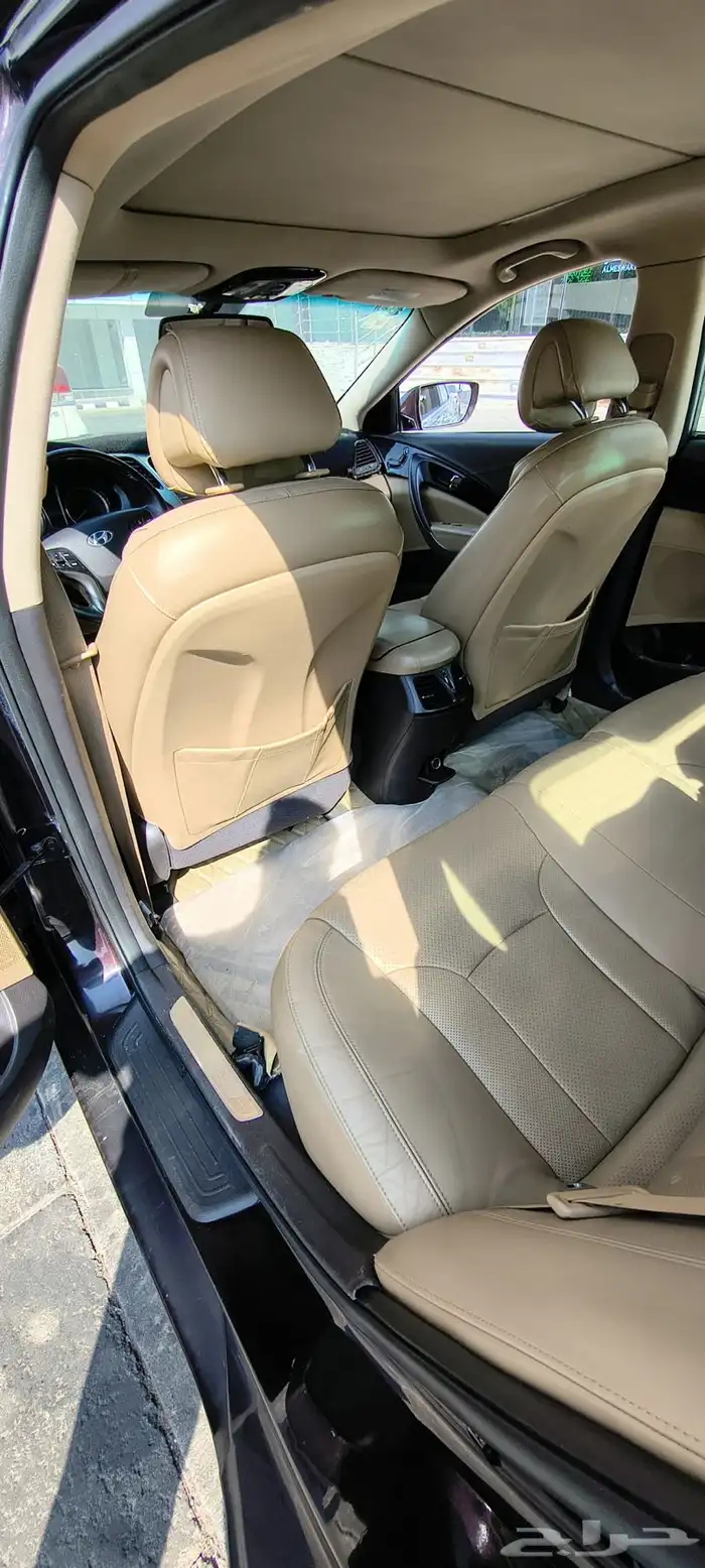 للبيع سيارة ازيره 2012 اتوميتك فحص جديد واحد سنه 5