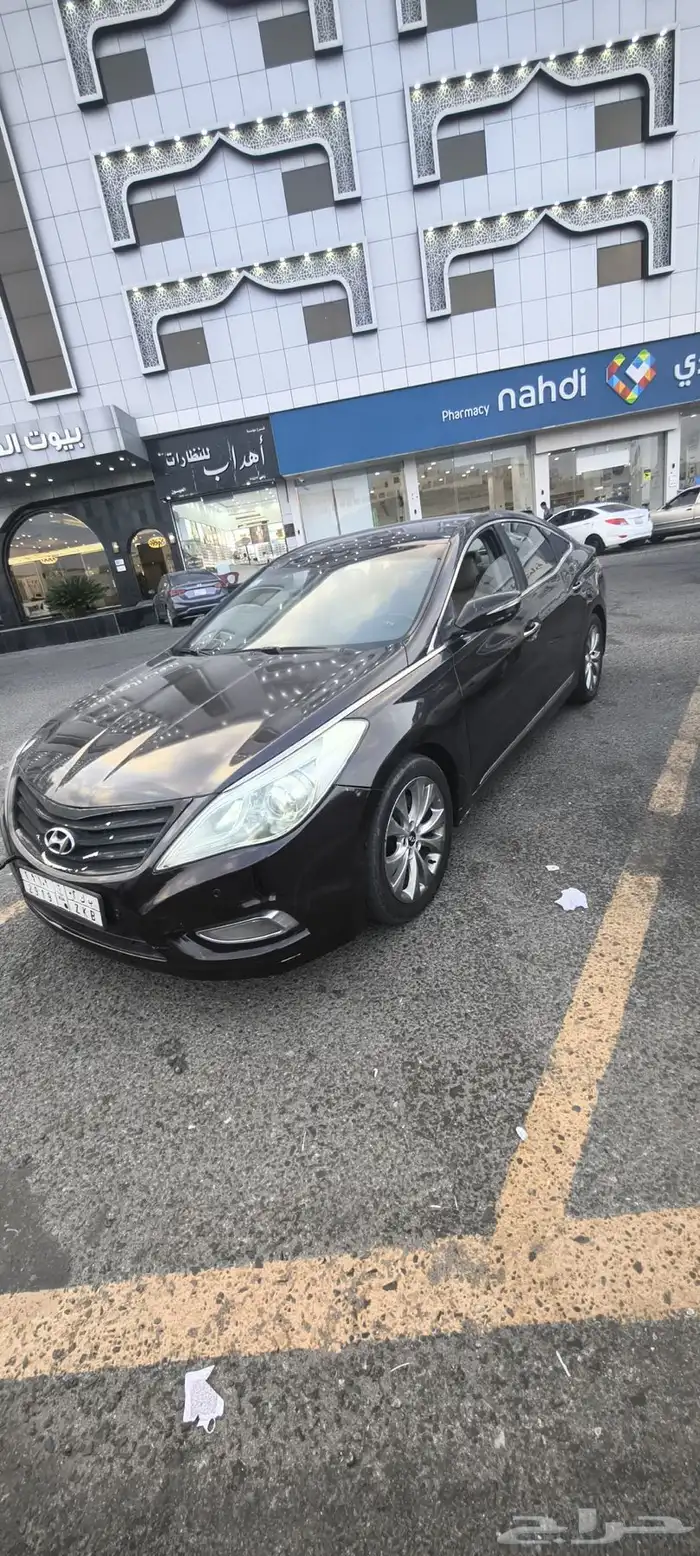 للبيع سيارة ازيره 2012 اتوميتك فحص جديد واحد سنه 0