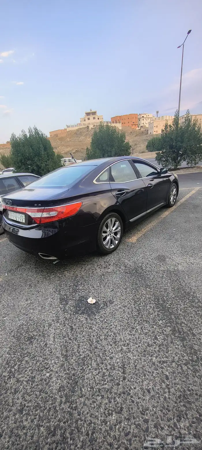 للبيع سيارة ازيره 2012 اتوميتك فحص جديد واحد سنه 1