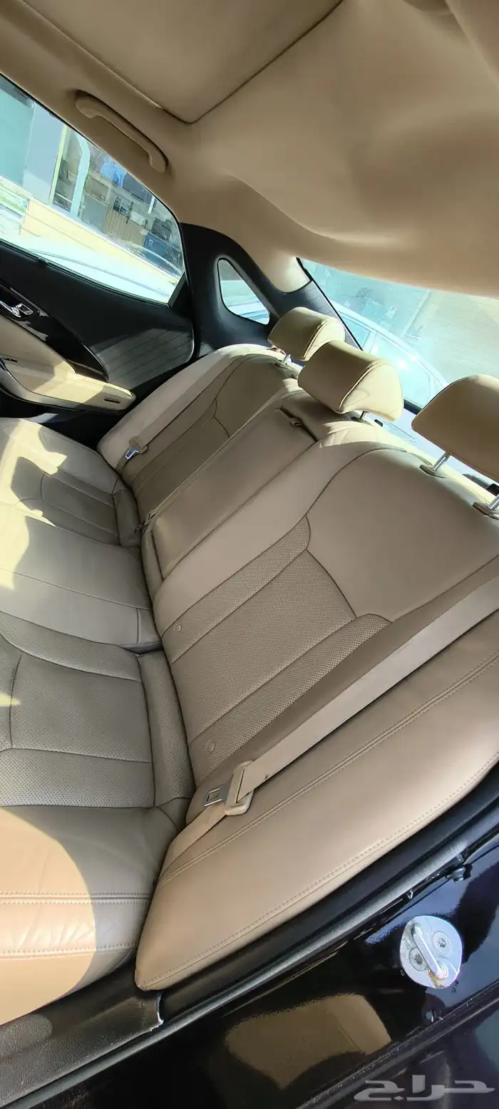 للبيع سيارة ازيره 2012 اتوميتك فحص جديد واحد سنه 6