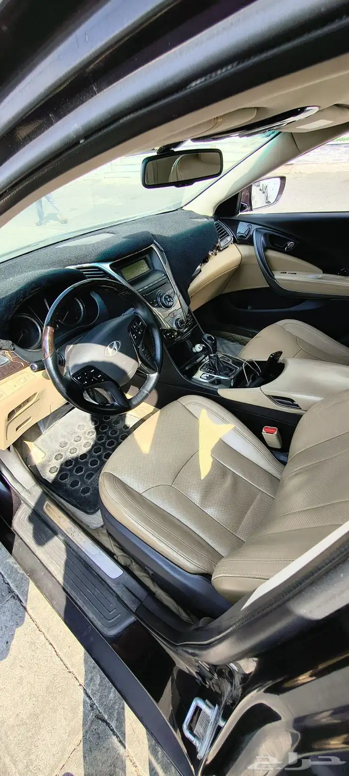 للبيع سيارة ازيره 2012 اتوميتك فحص جديد واحد سنه 4