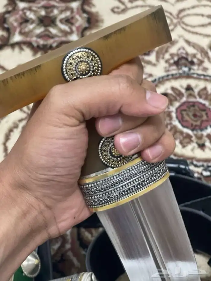 اعرض لكم خنجرين حك زراف الصب فضه الموقع الحرجه 5