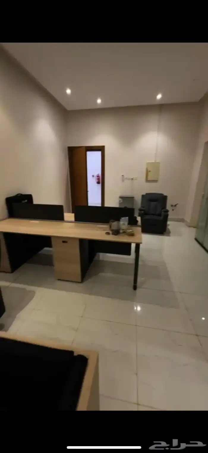 تقبيل مكتب 2