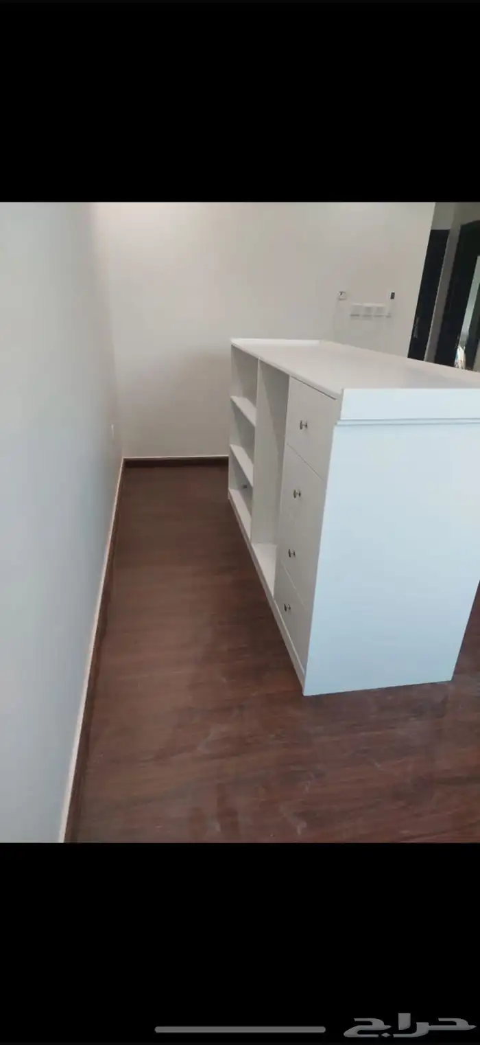 اثاث محل ورد للبيع او لتخزين منتجات 1