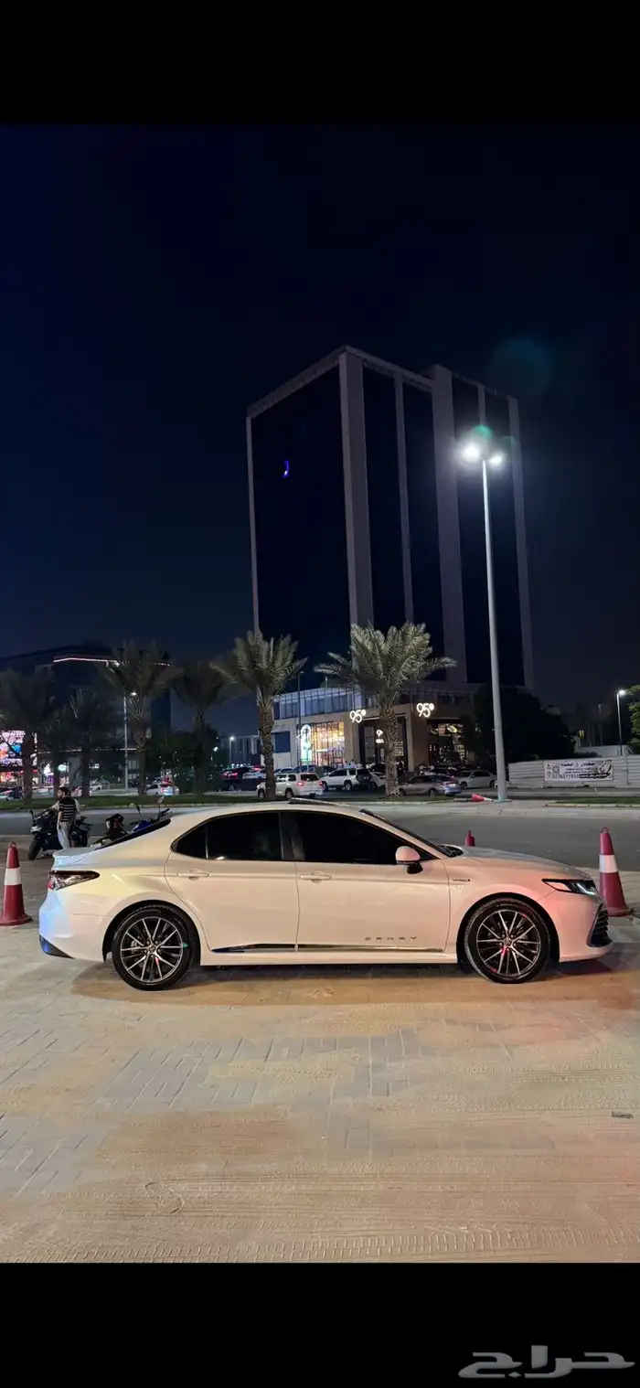 كامري 2022 ابيض Gle هايبرد 4