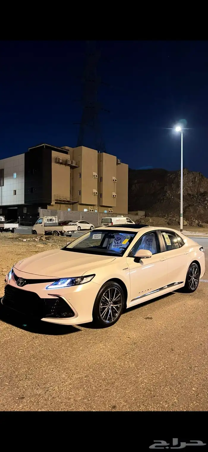 كامري 2022 ابيض Gle هايبرد 3