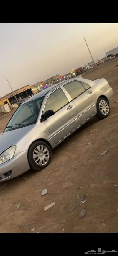 موستبيشي 2012 0